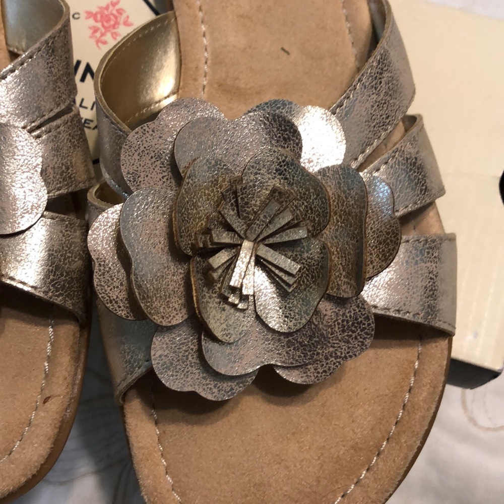 Sandals - Picture 2 of 4